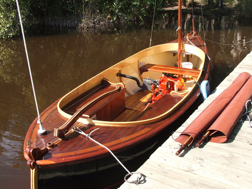16 foot (4.86m) Canoe Stern Launch - Click Image to Close