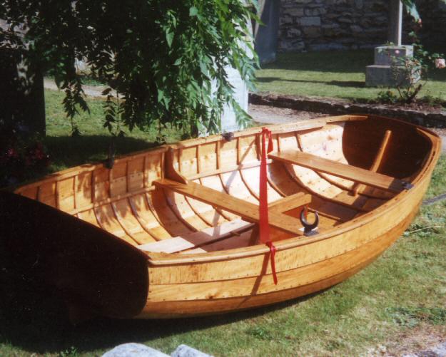 Humble Bee by Iain Oughtred 7' 9" Clinker Pram Dinghy - Click Image to Close